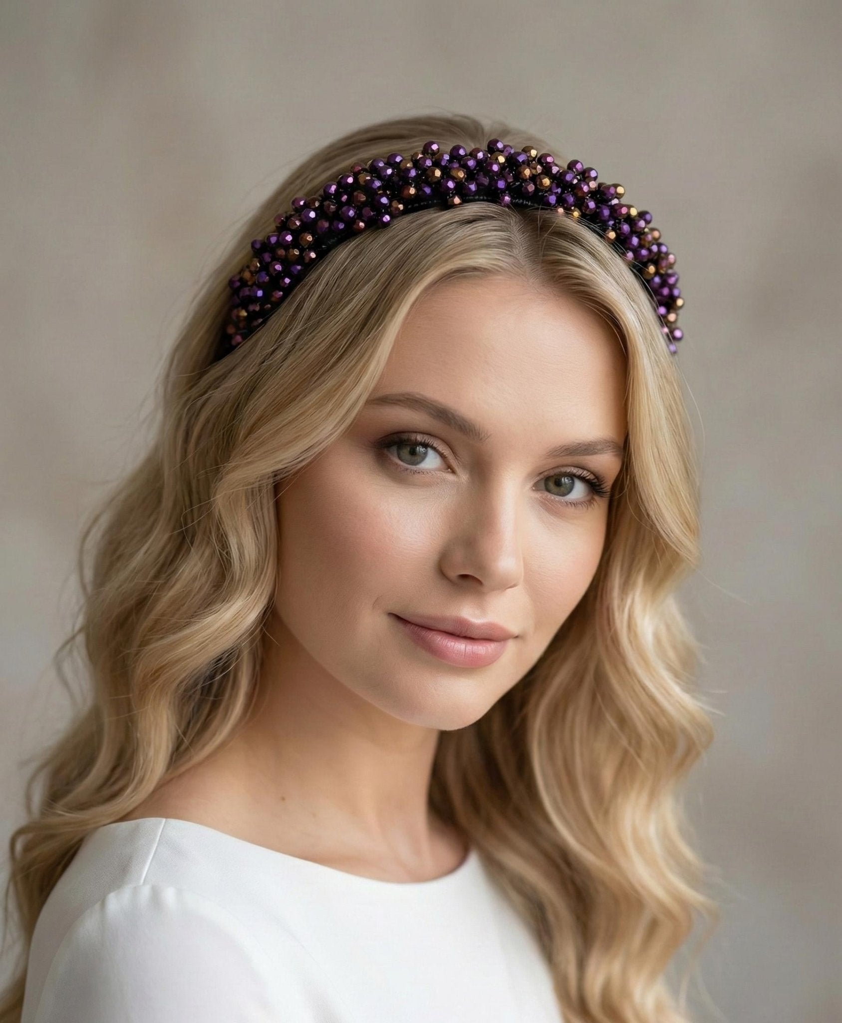 Irisierender Kristall Haarreif in Violett – Luxuriöses Diadem für Hochzeit und Abendmode - AVYRAA BRIDAL