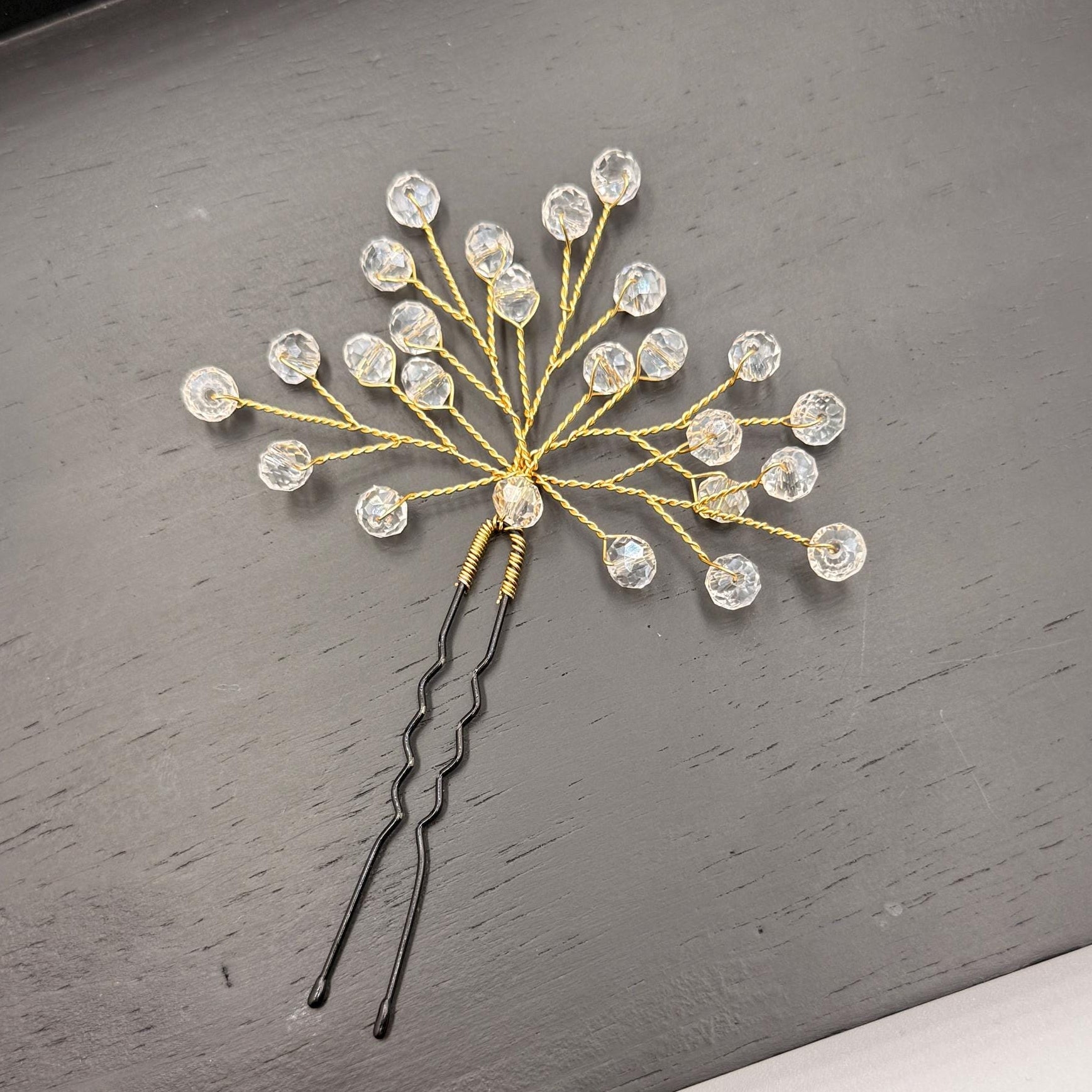 Klare Kristall Haarnadeln in Gold oder Silber - AVYRAA BRIDAL