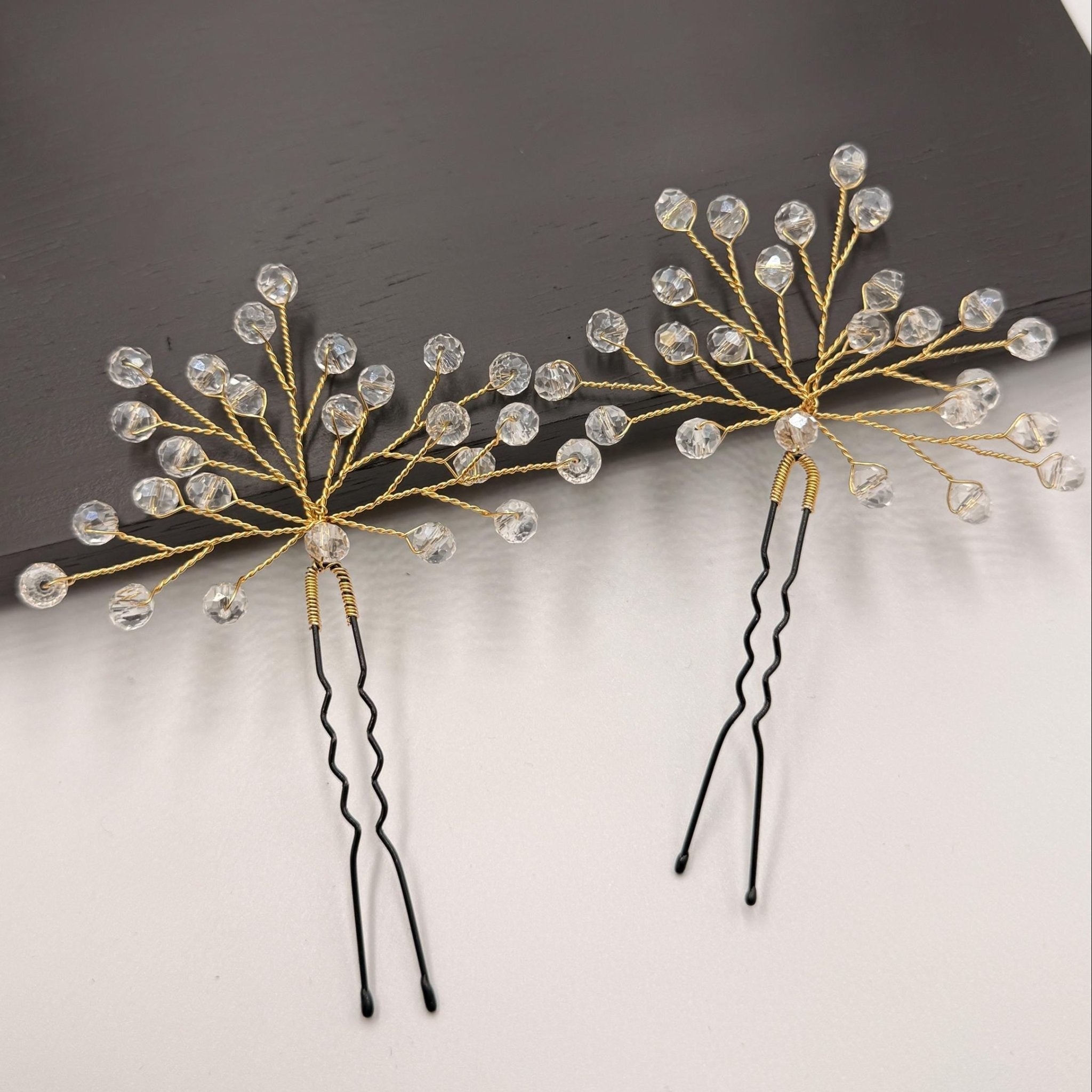 Klare Kristall Haarnadeln in Gold oder Silber - AVYRAA BRIDAL