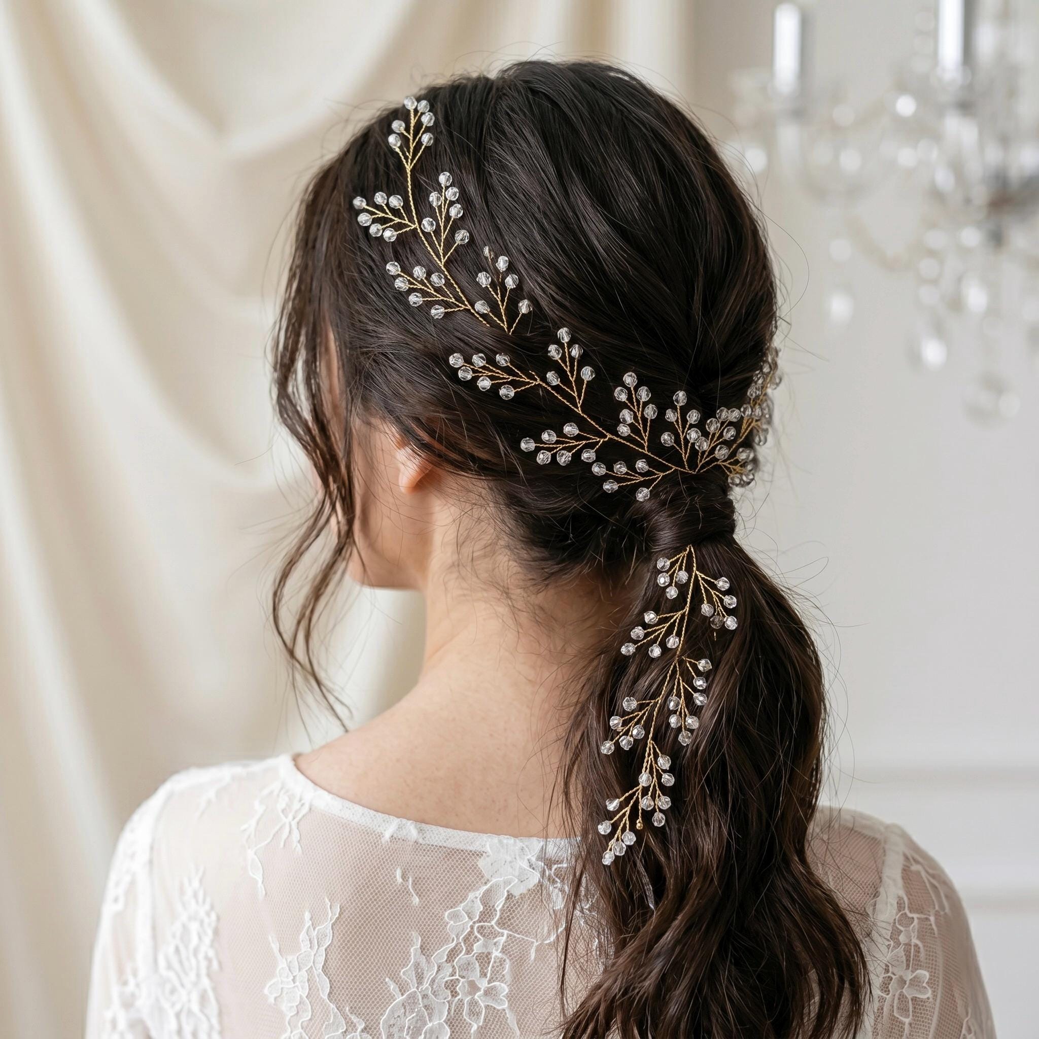 Klare Kristall Haarranke in Gold oder Silber für Bräute - AVYRAA BRIDAL
