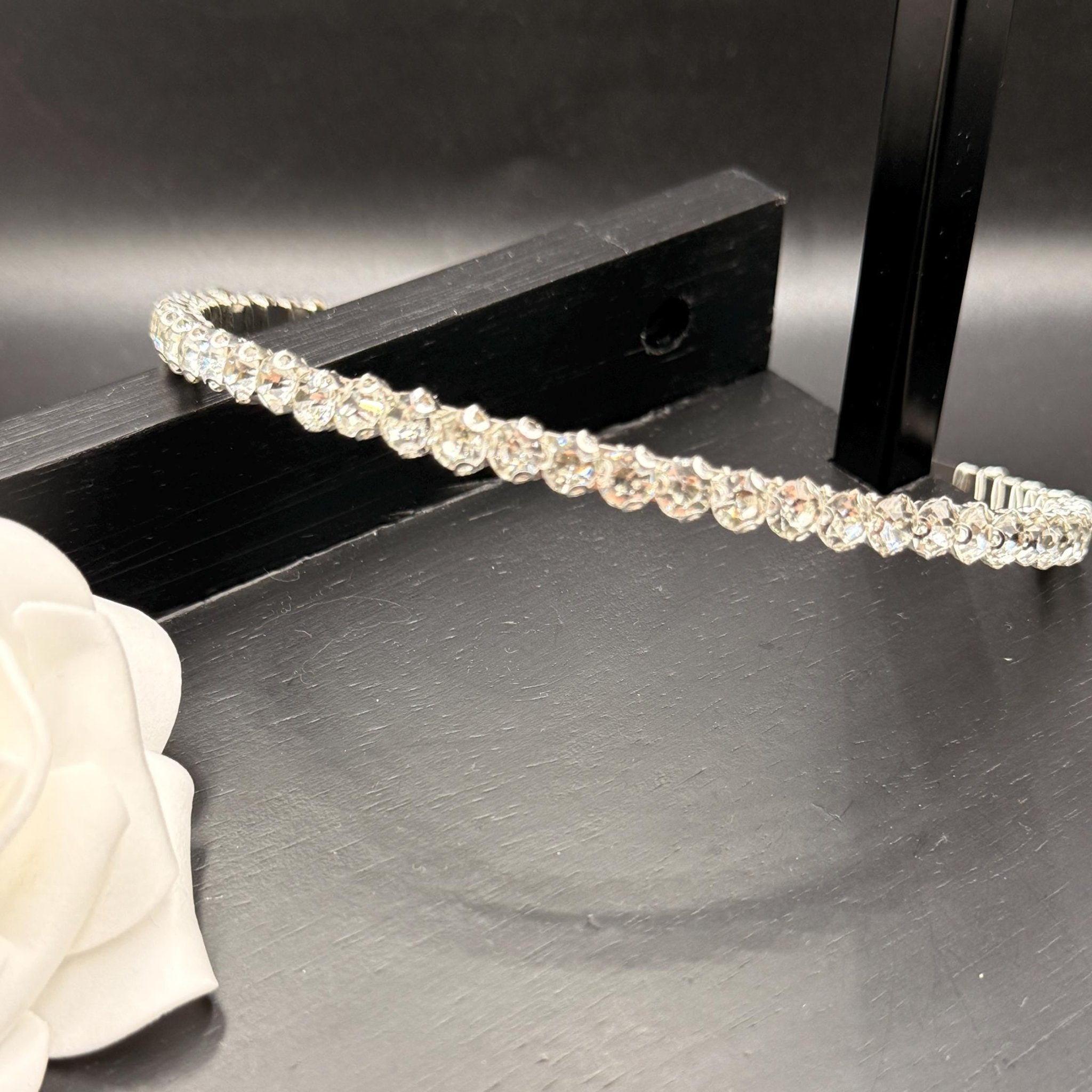 Kristall Braut Stirnband für elegante Hochzeitsfrisuren - AVYRAA BRIDAL