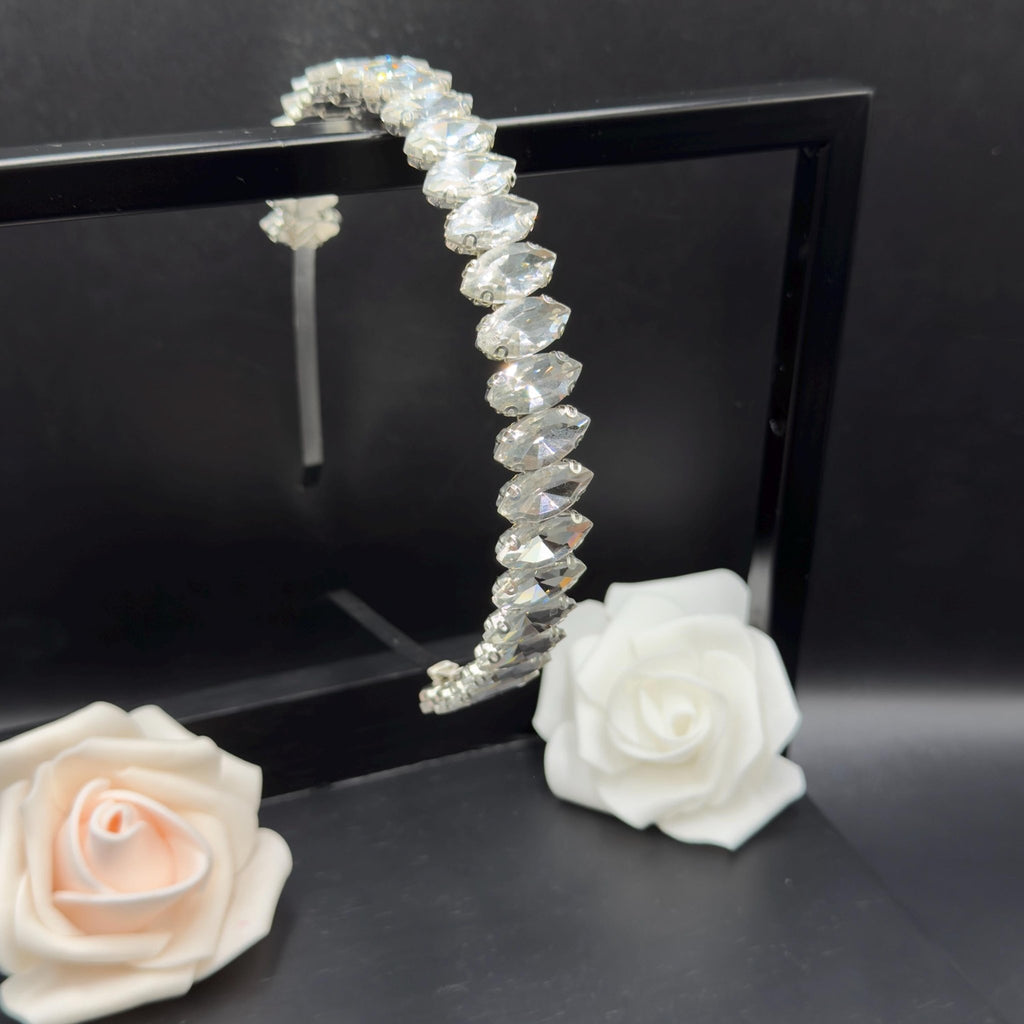 Kristall Braut Tiara in Silber für elegante Hochzeitsfrisuren - AVYRAA BRIDAL
