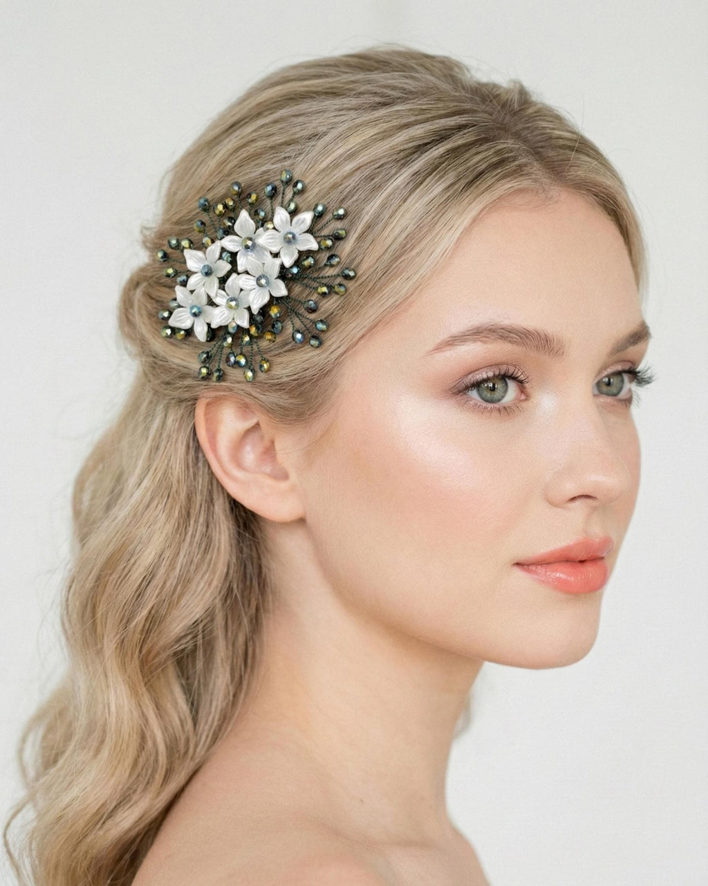 Kristall Haarkamm grün weiß Blätter eleganter Haarschmuck - AVYRAA BRIDAL