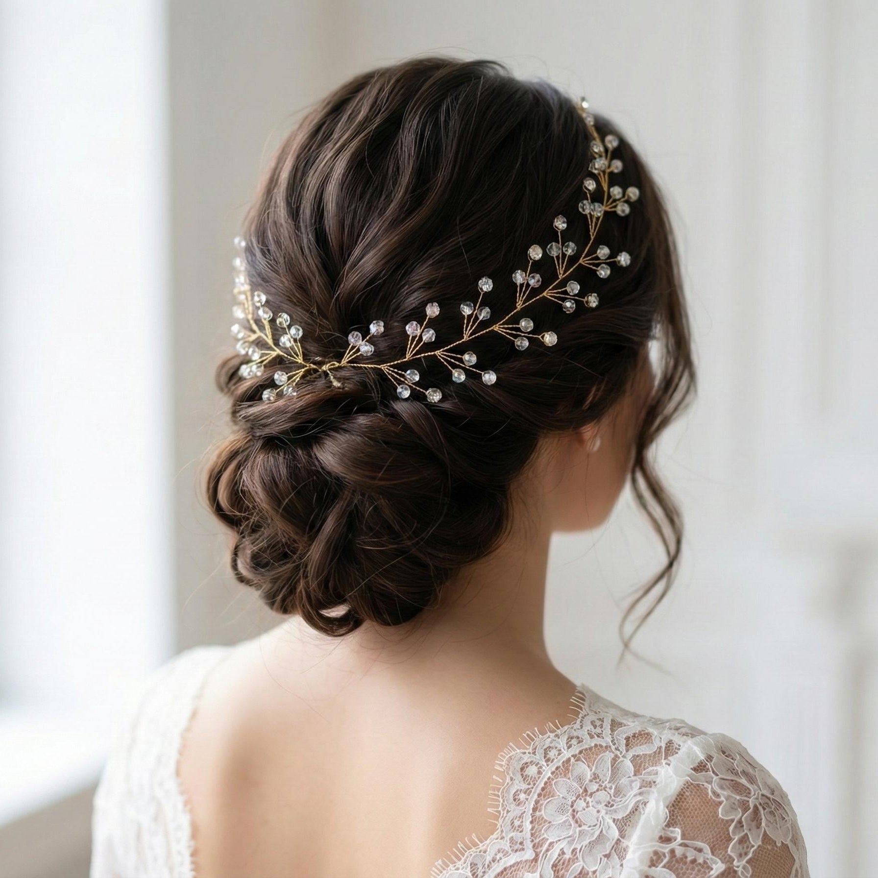 Kristall Haarranke in Gold oder Silber für Bräute - AVYRAA BRIDAL