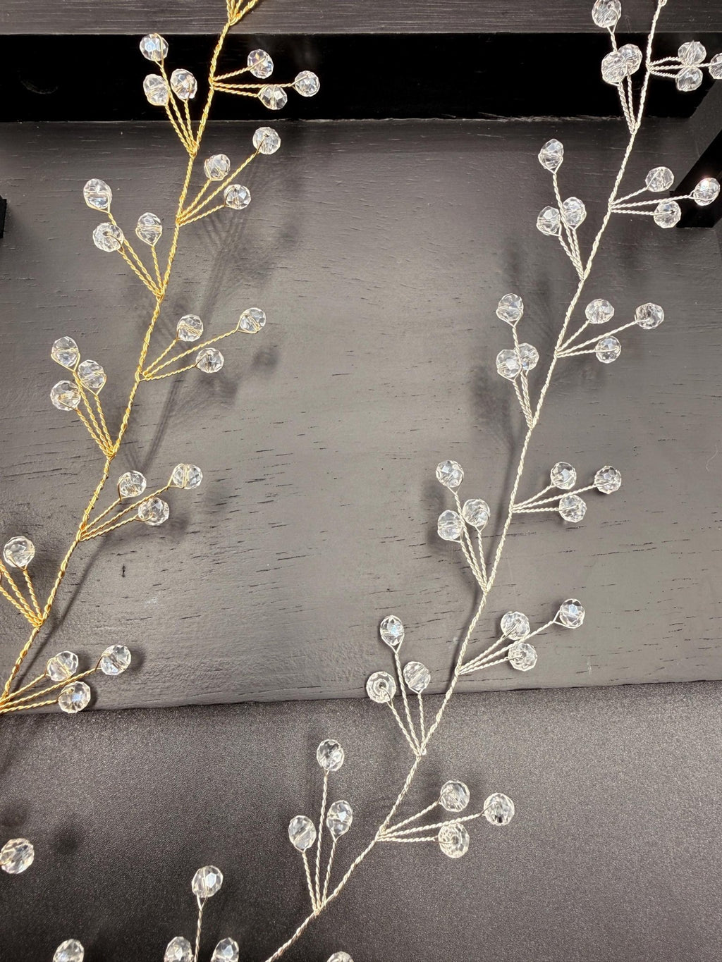 Kristall Hair Vine in Gold oder Silber für Bräute - AVYRAA BRIDAL