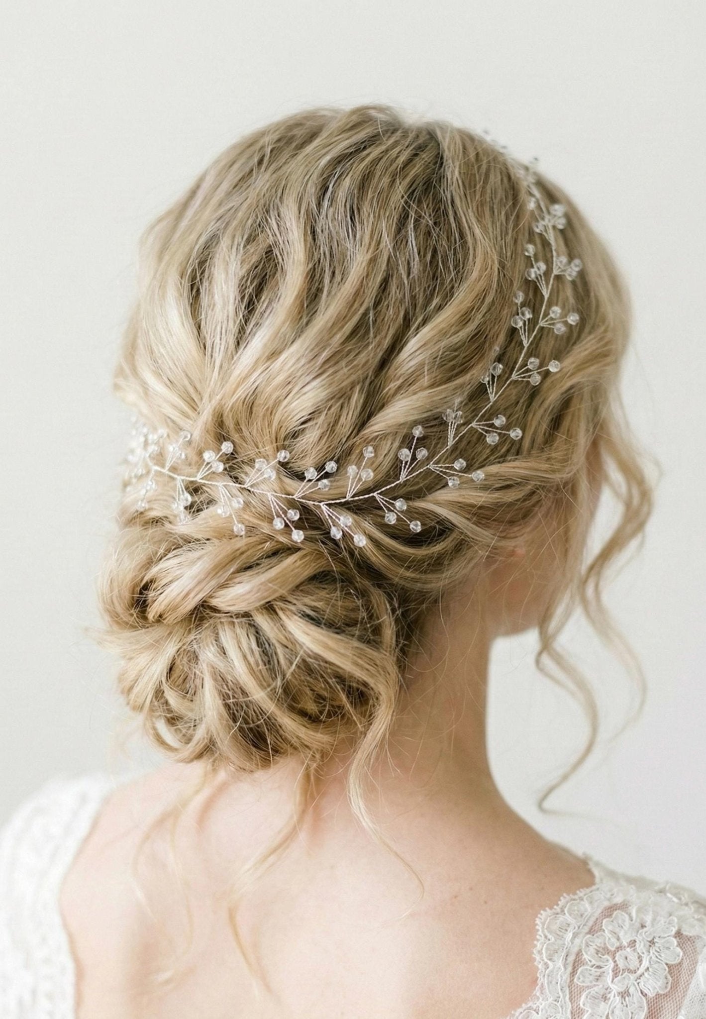 Kristall Hair Vine in Gold oder Silber für Bräute - AVYRAA BRIDAL