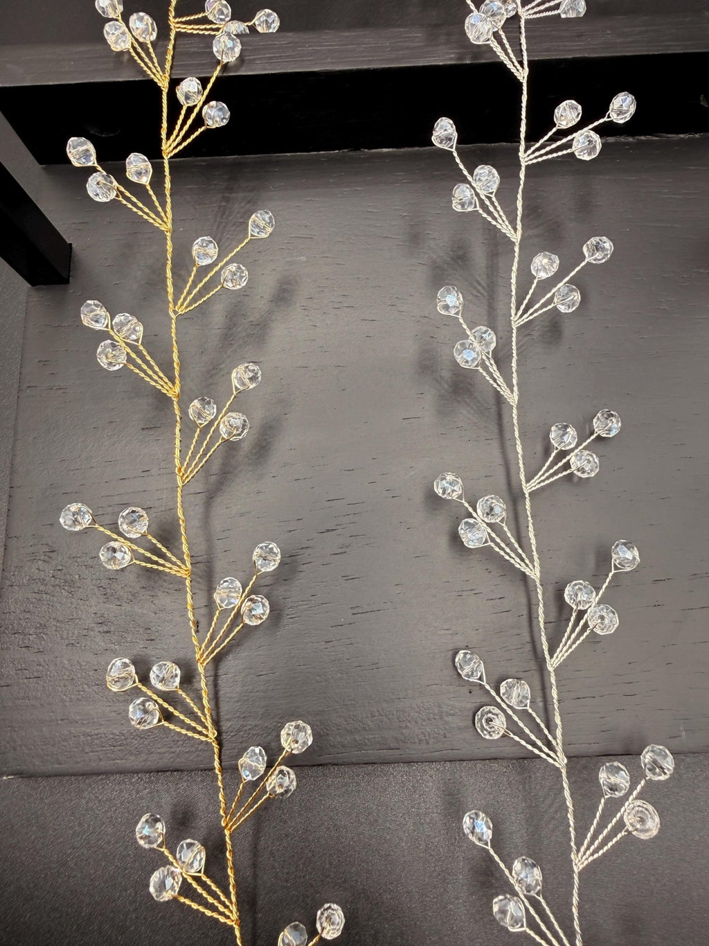 Kristall Hair Vine in Gold oder Silber für Bräute - AVYRAA BRIDAL