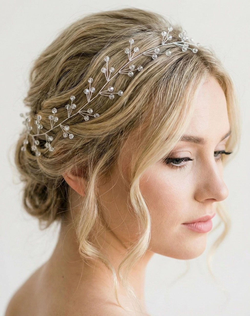 Kristall Hair Vine in Gold oder Silber für Bräute - AVYRAA BRIDAL
