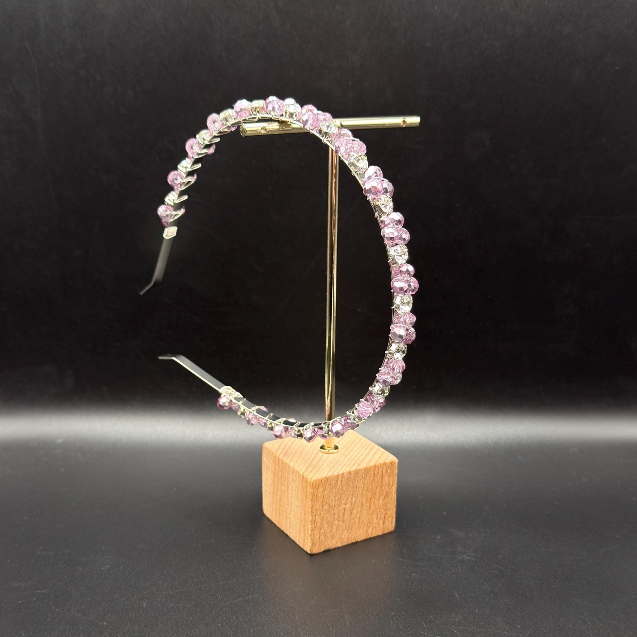 Leuchtendes Kristall - Haarband in Rosa, Handgefertigte Kronen - Tiara mit strahlenden rosafarbenen Kristallen, Schwarzer Metall - Haarreif - AVYRAA BRIDAL