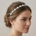 Perlen Braut Haarreif in Weiß, handgefertigtes elegantes Haarband für Hochzeit - AVYRAA BRIDAL