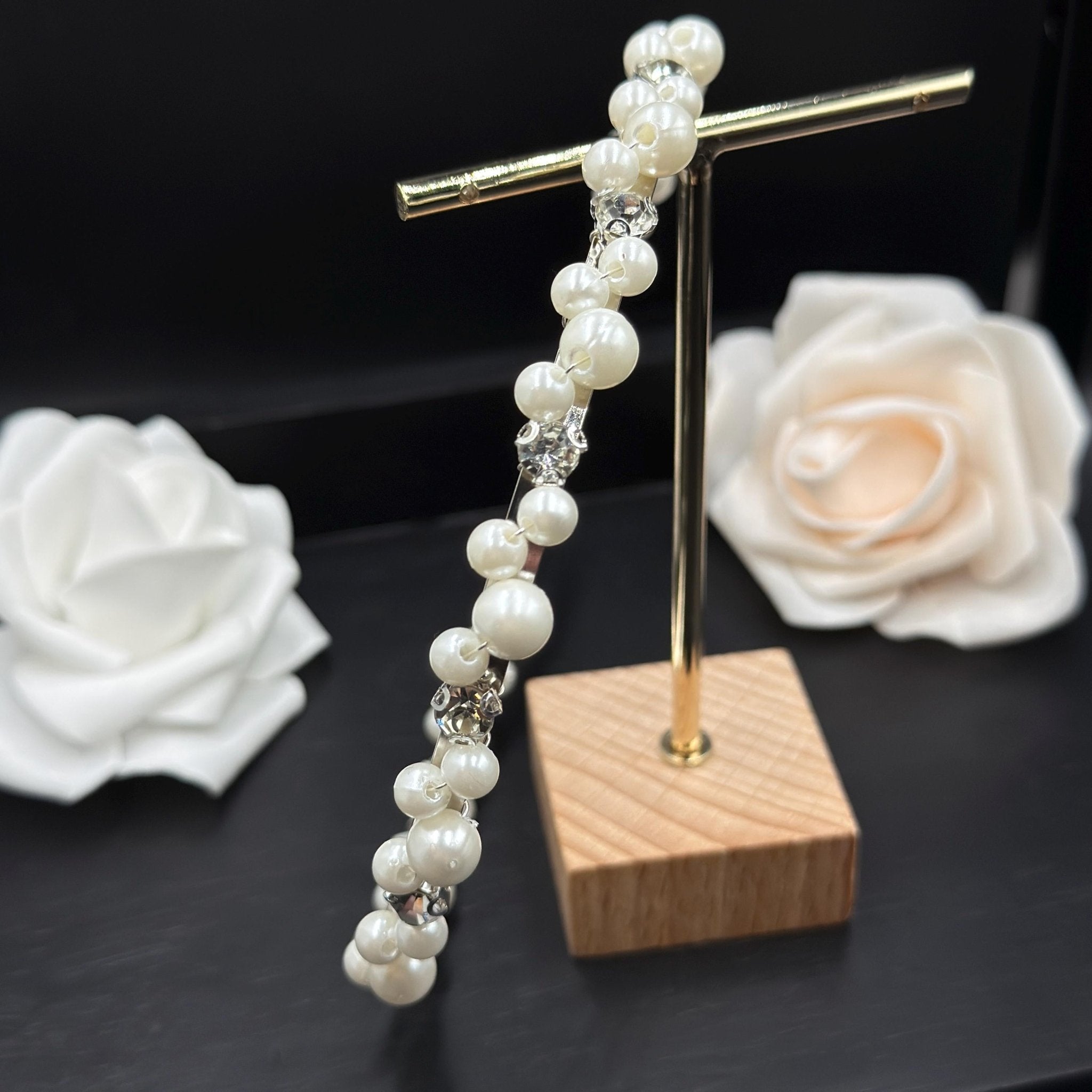 Perlen Braut Haarreif mit Kristallsteinen für Hochzeit - AVYRAA BRIDAL