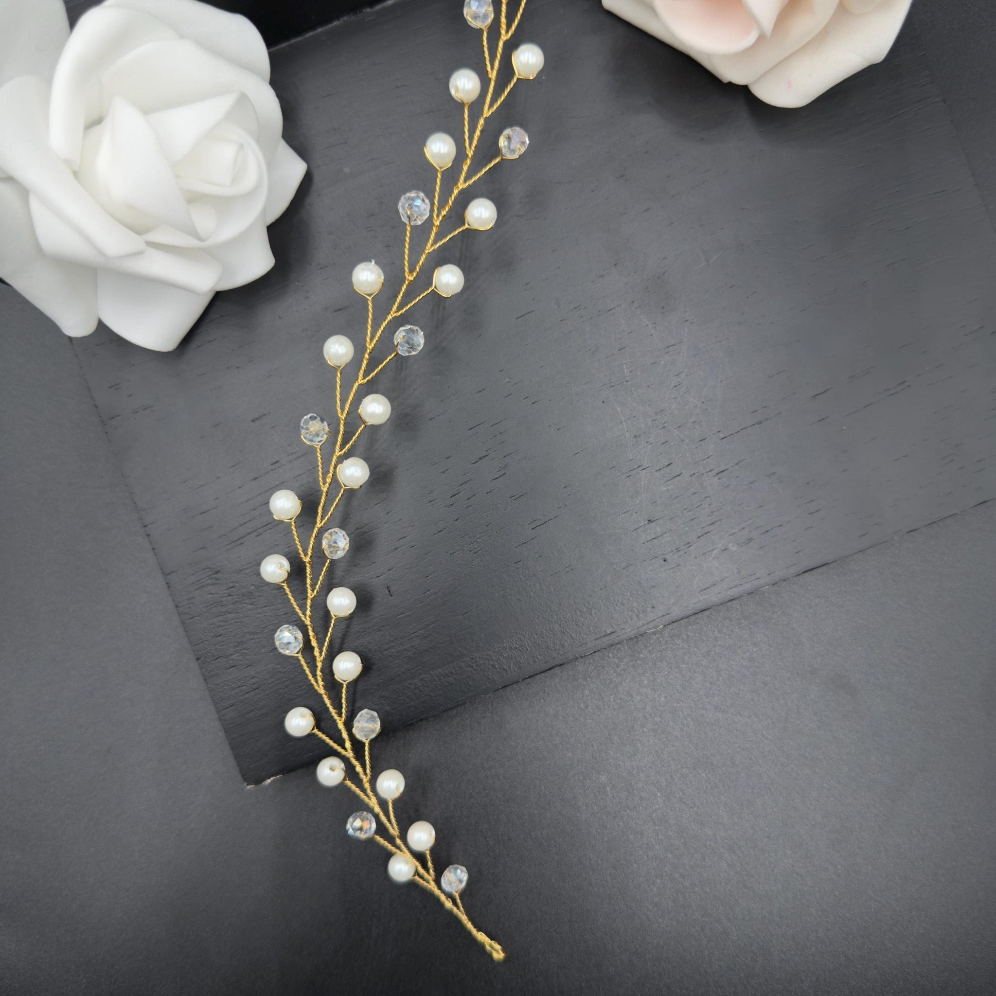 Perlen Haarranke in Gold oder Silber für Bräute - AVYRAA BRIDAL