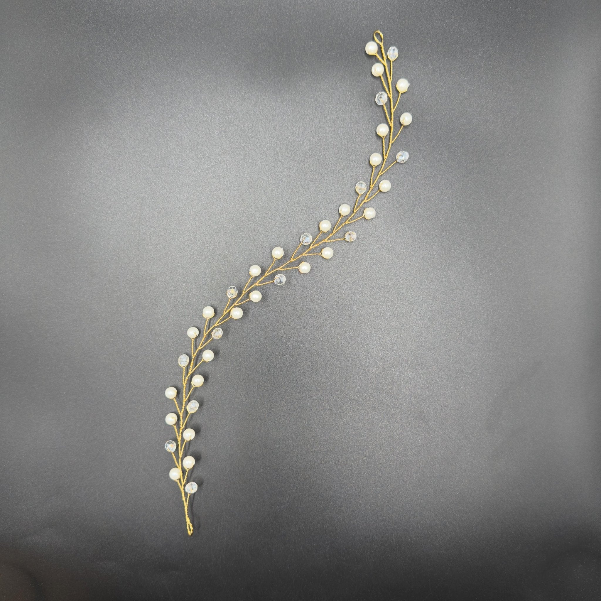 Perlen Haarranke in Gold oder Silber für Bräute - AVYRAA BRIDAL