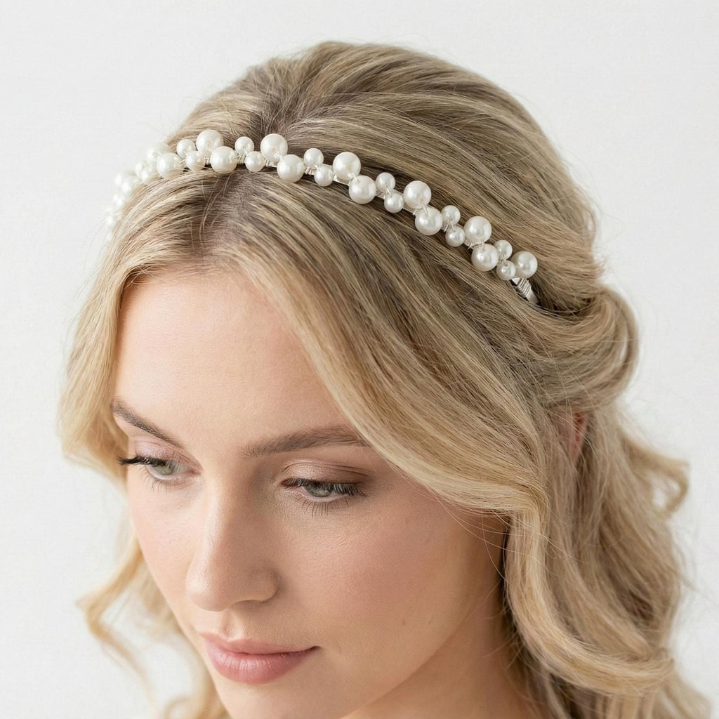 Perlen Haarreif für Brautfrisuren mit unterschiedlich großen Perlen - AVYRAA BRIDAL