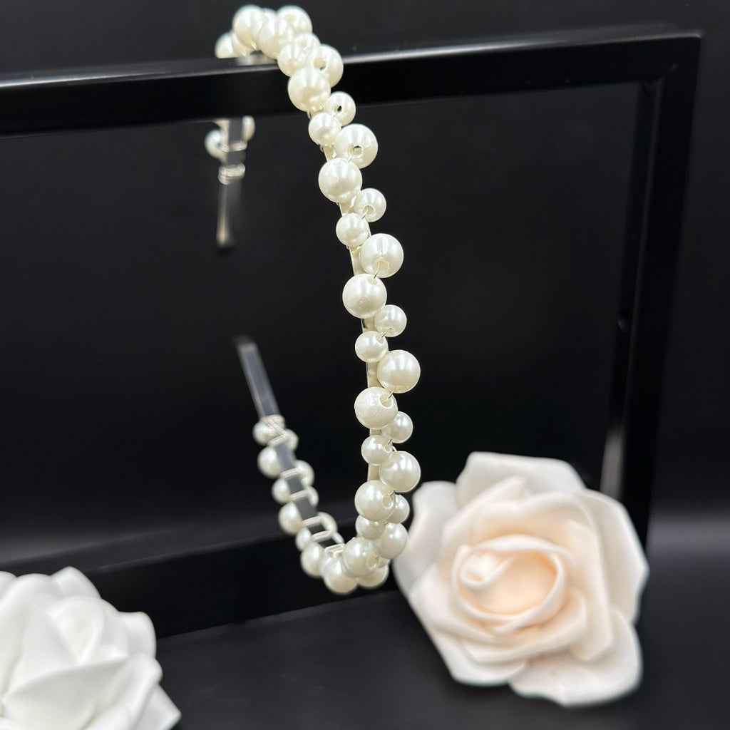 Perlen Haarreif für Brautfrisuren mit unterschiedlich großen Perlen - AVYRAA BRIDAL