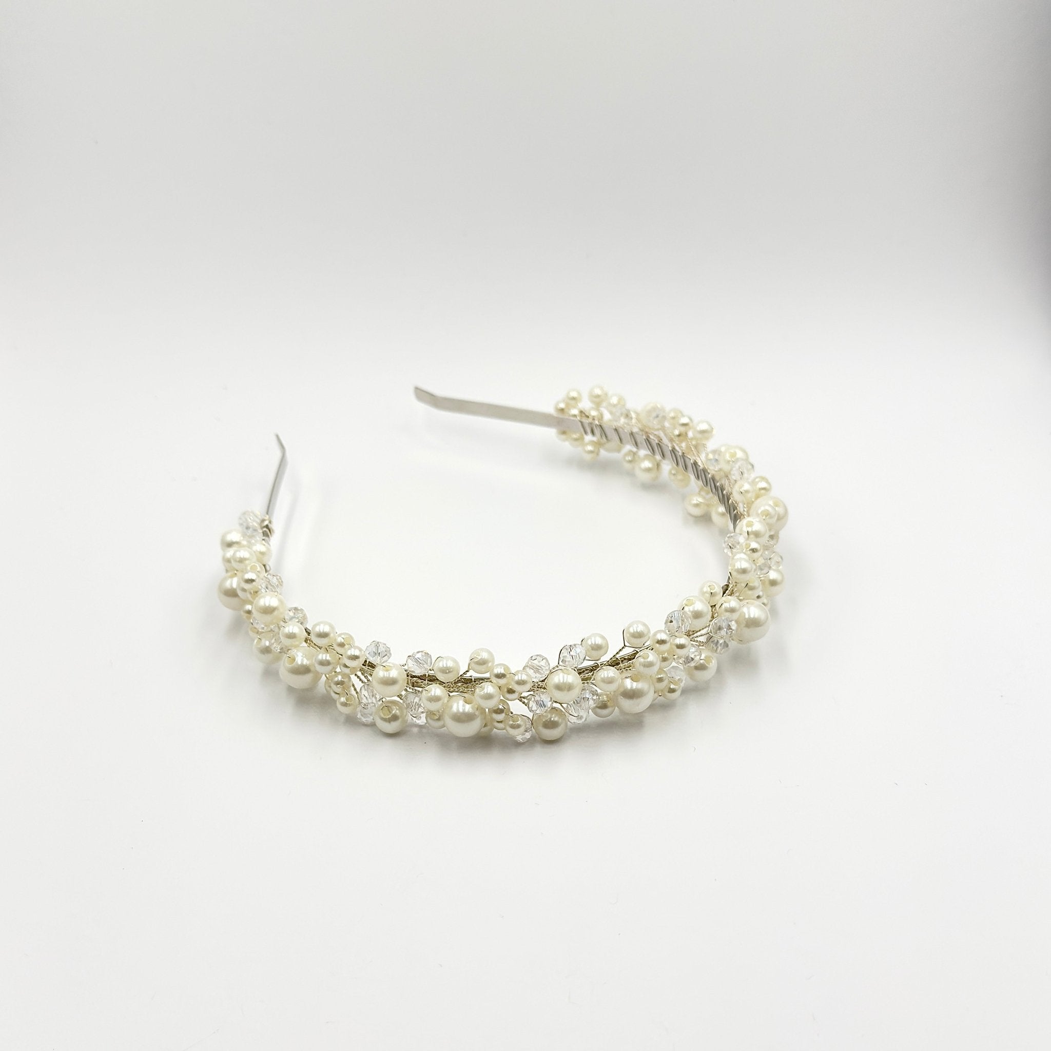 Perlen Kristall Diadem für elegante Brautfrisuren - AVYRAA BRIDAL