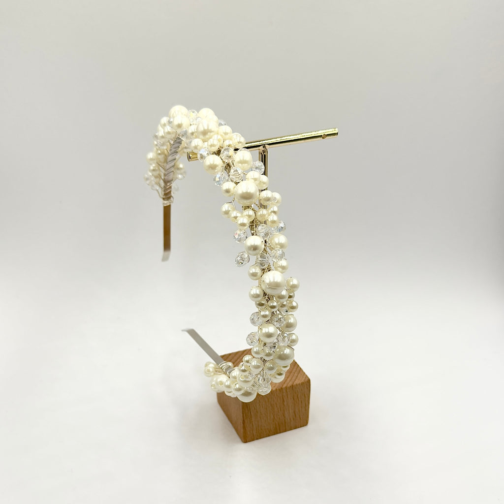 Perlen Kristall Diadem für elegante Brautfrisuren - AVYRAA BRIDAL