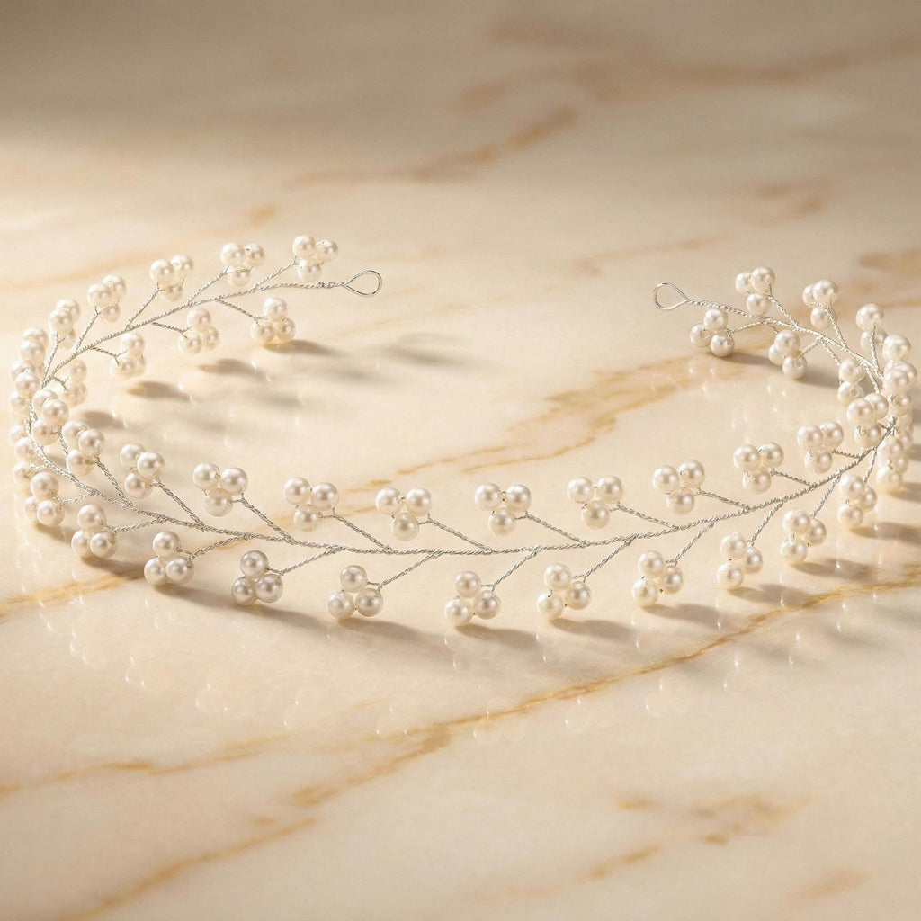 Perlenzweig Haarranke in Gold oder Silber für Bräute - AVYRAA BRIDAL