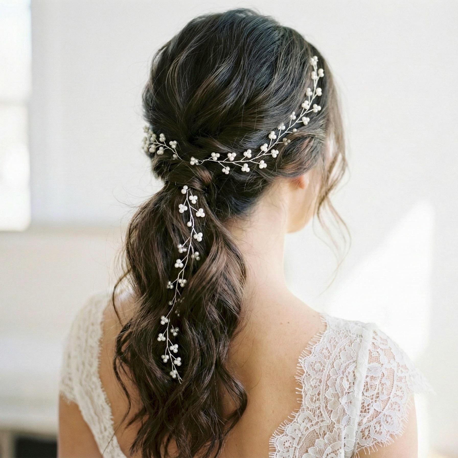 Perlenzweig Haarranke in Gold oder Silber für Bräute - AVYRAA BRIDAL