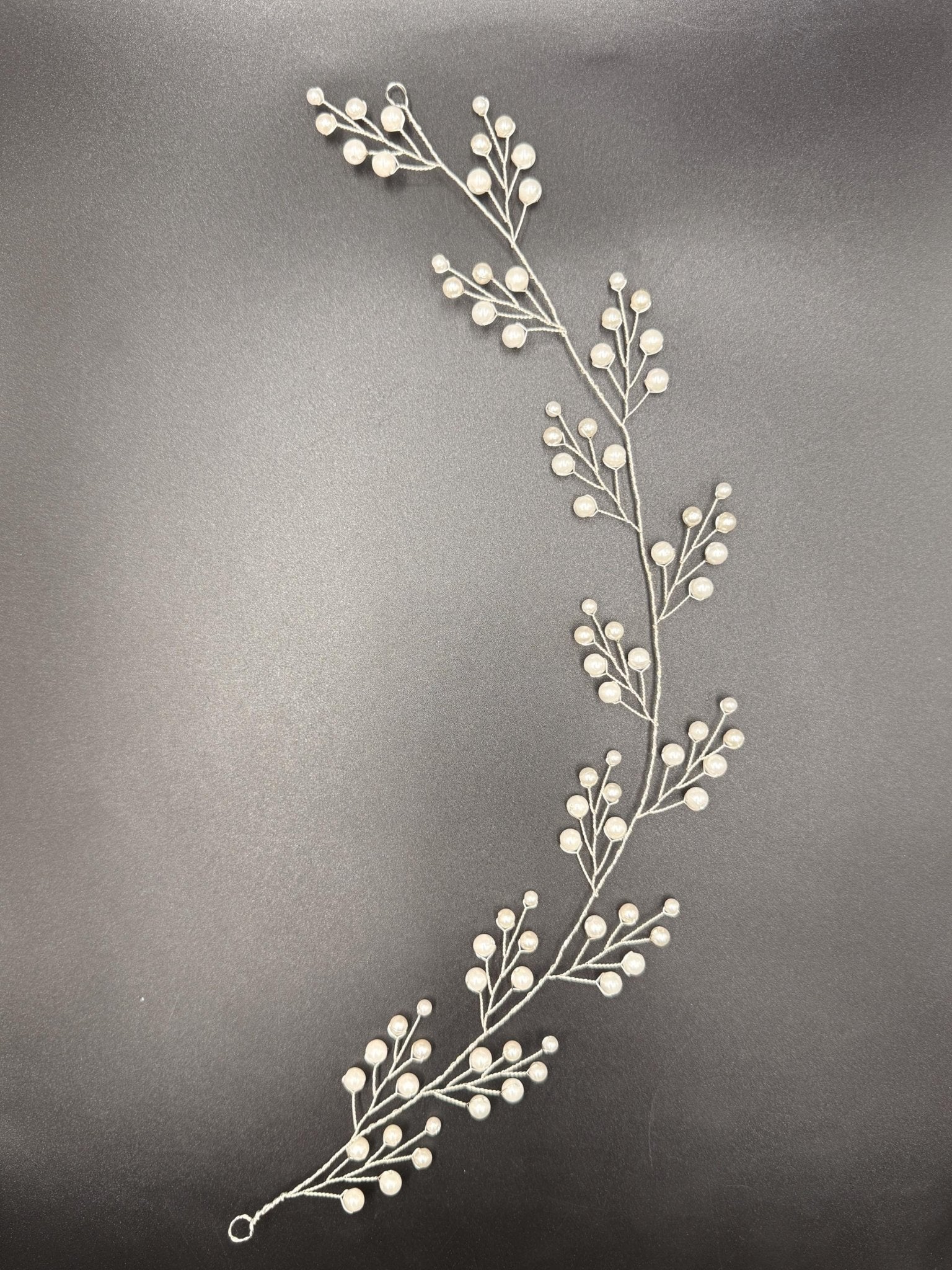 Perlenzweig Haarranke in Gold oder Silber für Hochzeit - AVYRAA BRIDAL
