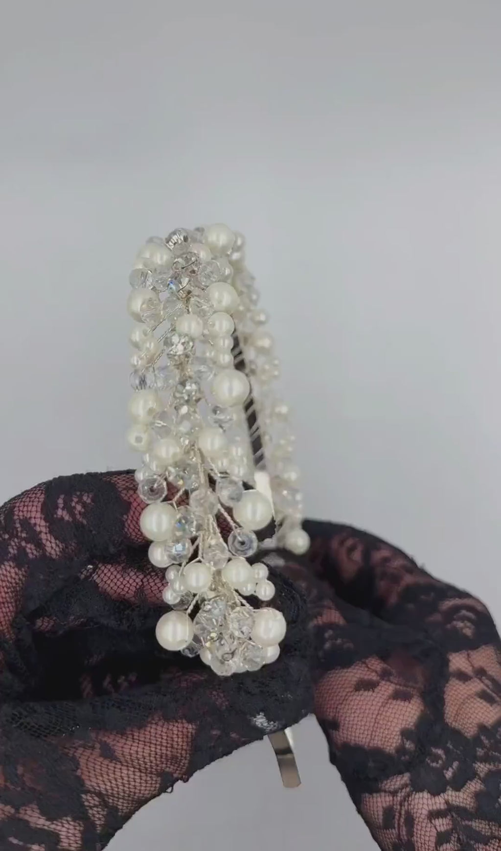 Eleganter Braut Haarreif mit Perlen und Kristallen