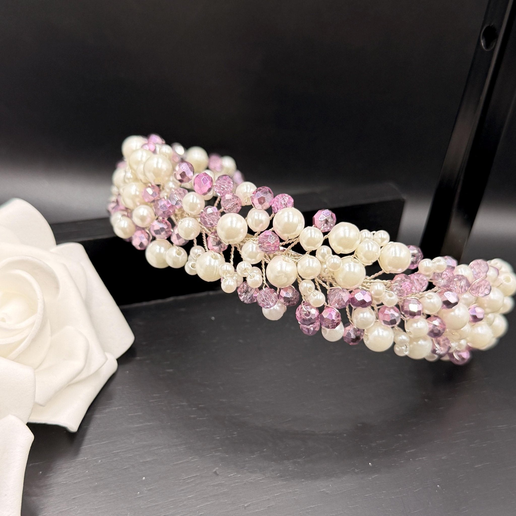 Rosa Perlen Haarreif mit Kristallen für Bräute - AVYRAA BRIDAL