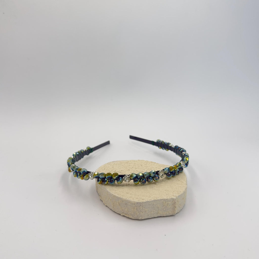 Schillerndes Kristall - Haarband in Aurora - Grün, Handgefertigte Kronen - Tiara mit grün - goldenem Kristallglanz, Eleganter Metall - Haarreif - AVYRAA BRIDAL