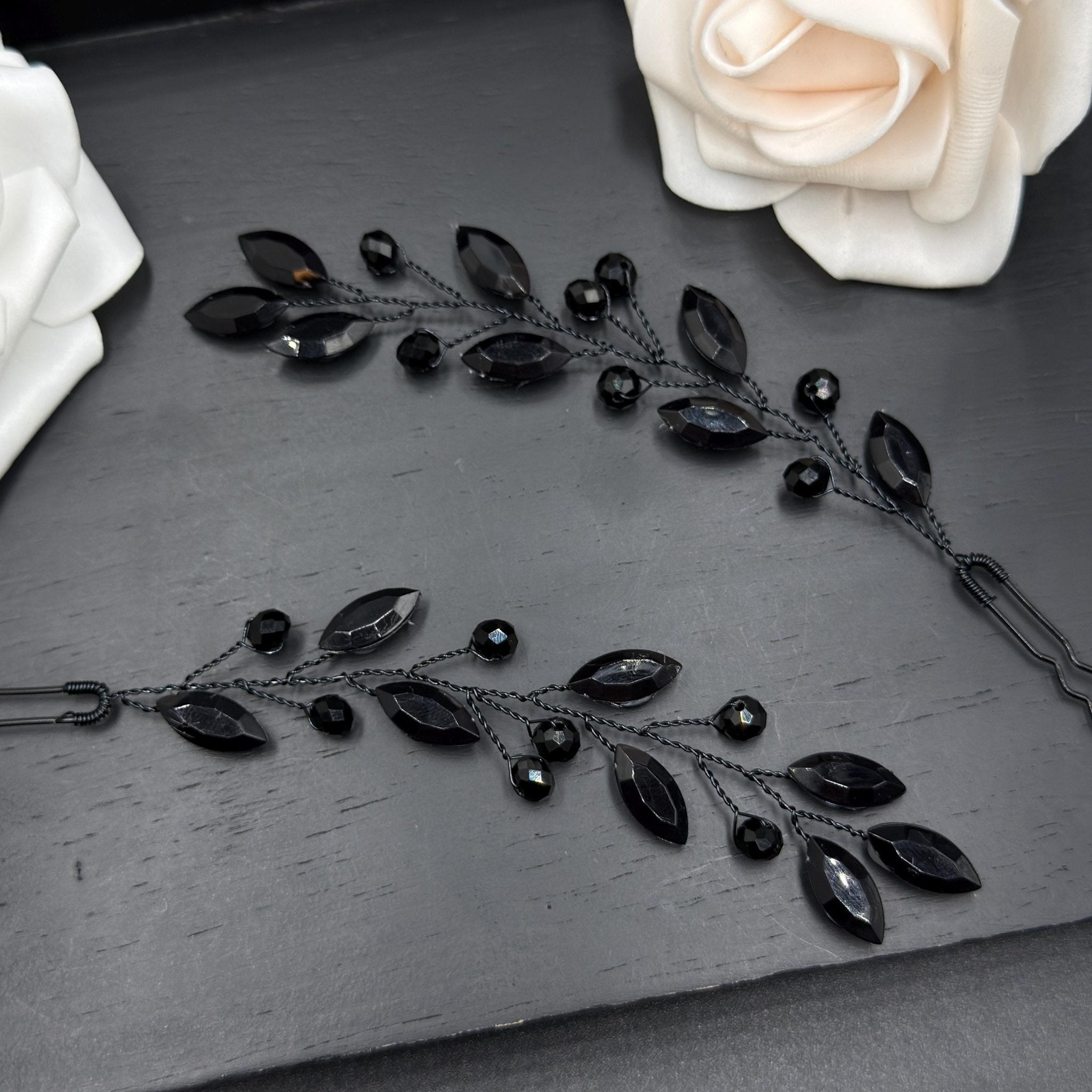 Schwarze Kristall Haarzweige – Handgefertigte flexible Haarnadeln mit Tropfensteinen – Elegantes Haaraccessoire für Hochzeit & Abendfrisur - AVYRAA BRIDAL