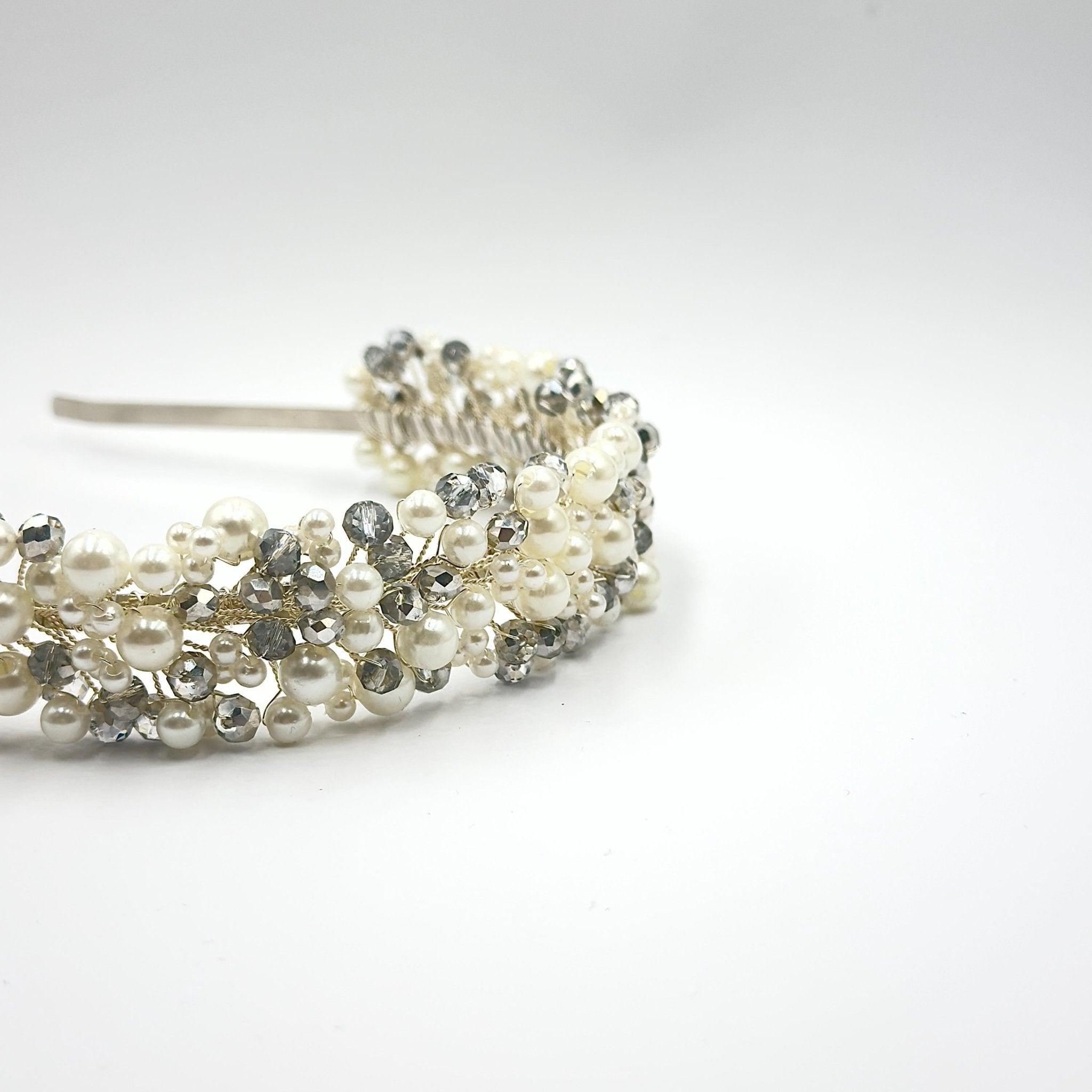 Silberne Kristall Tiara für funkelnde Brautfrisuren - AVYRAA BRIDAL