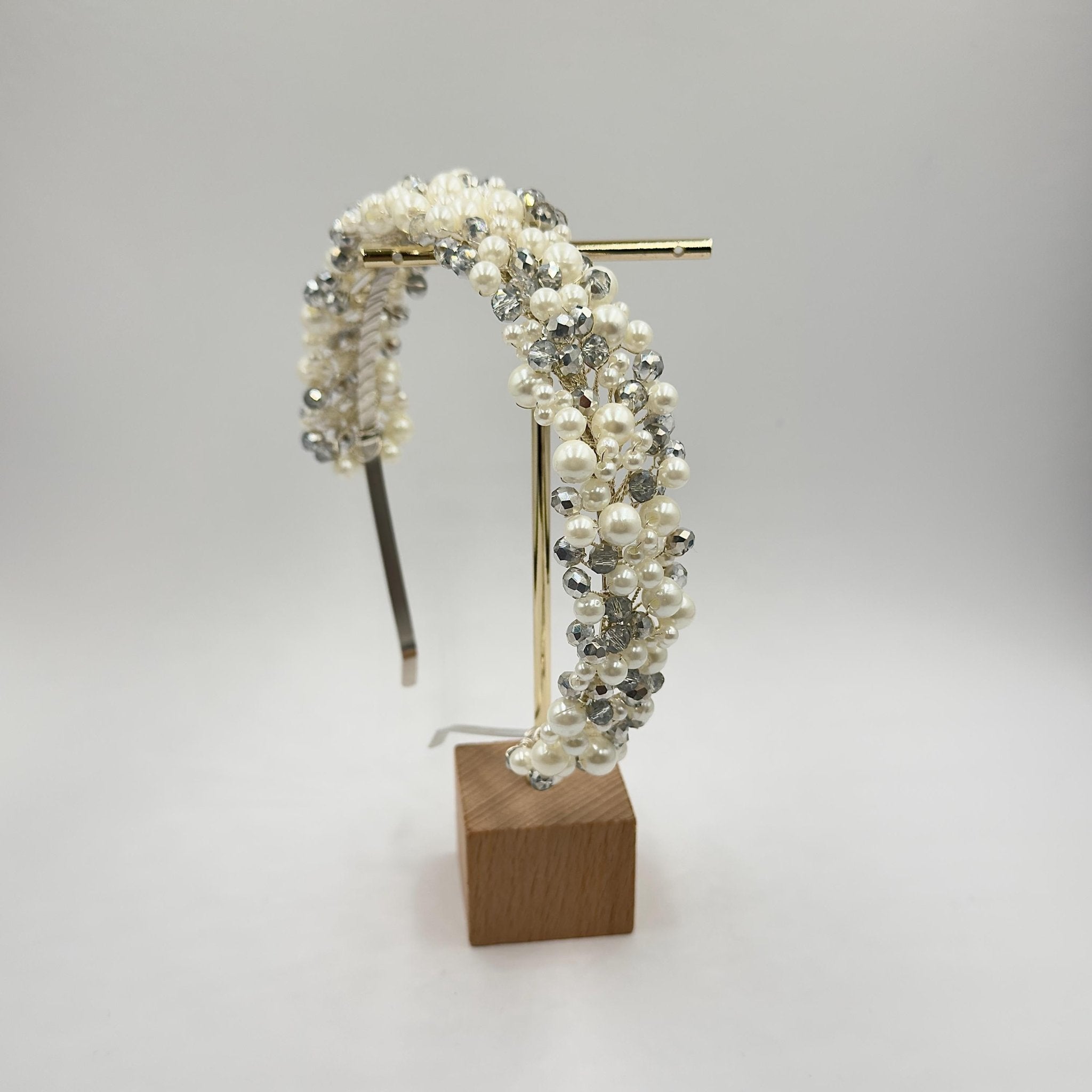 Silberne Kristall Tiara für funkelnde Brautfrisuren - AVYRAA BRIDAL