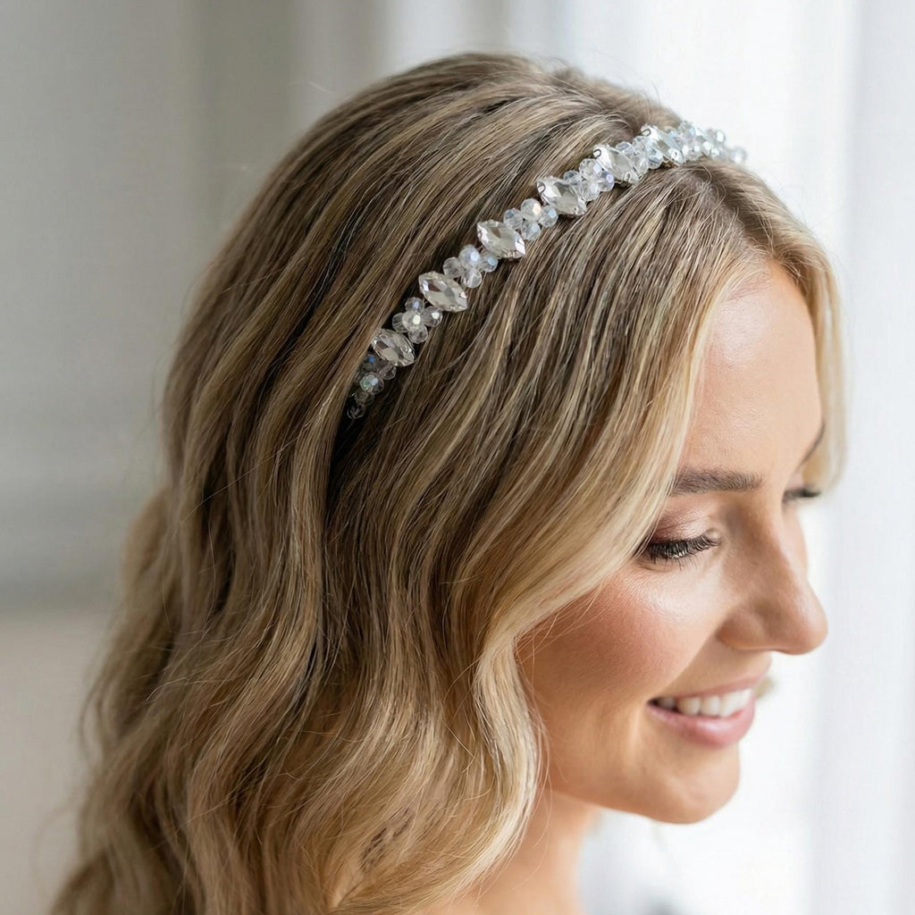 Transparentes Kristall Stirnband mit Tropfensteinen für Bräute - AVYRAA BRIDAL