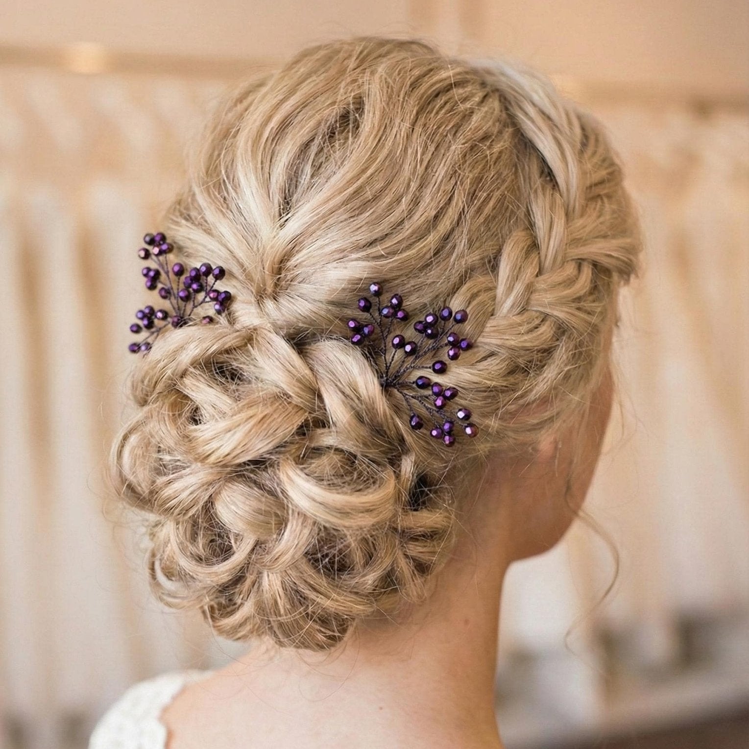 Violette Kristall Haarnadeln mit Goldschimmer Handgefertigter Brautschmuck in Schwarz & Violett, elegante Hochzeits - Haarspitzen, glamouröser - AVYRAA BRIDAL