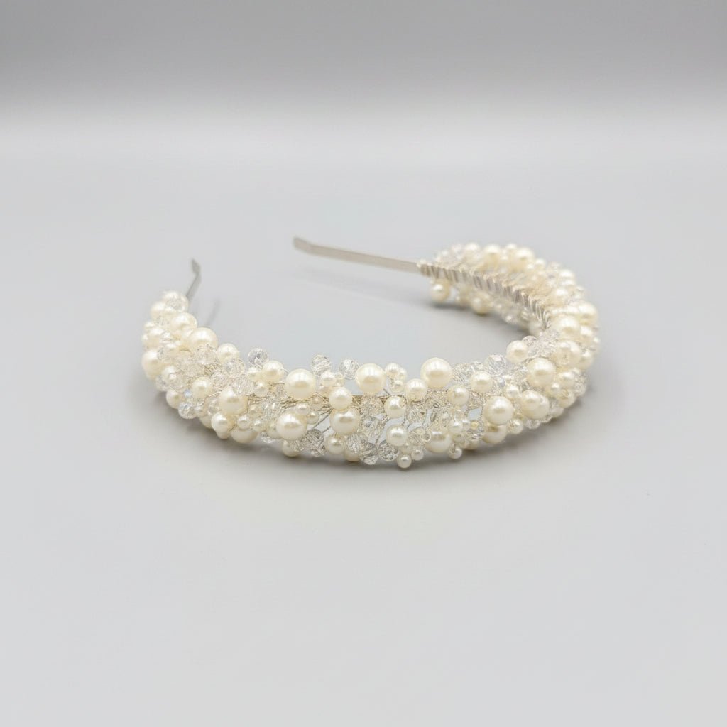 Voluminöse Braut Tiara mit Perlen und Kristallen - AVYRAA BRIDAL