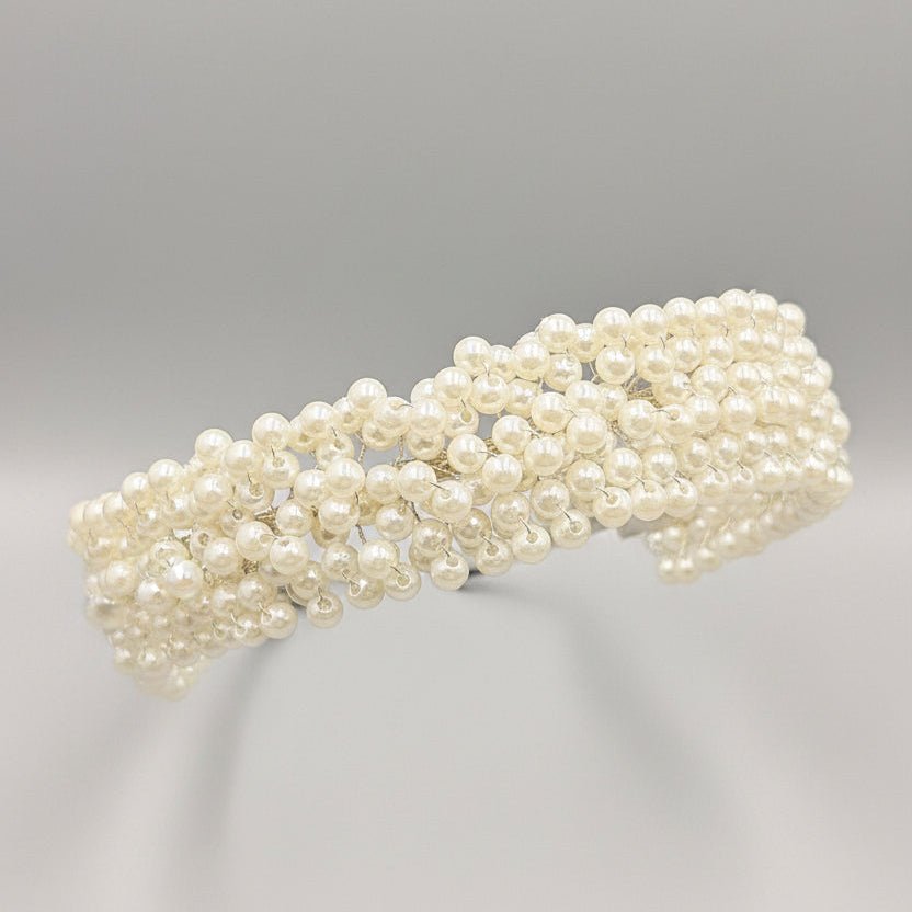 Weiße Perlen Tiara für klassische Brautfrisuren - AVYRAA BRIDAL
