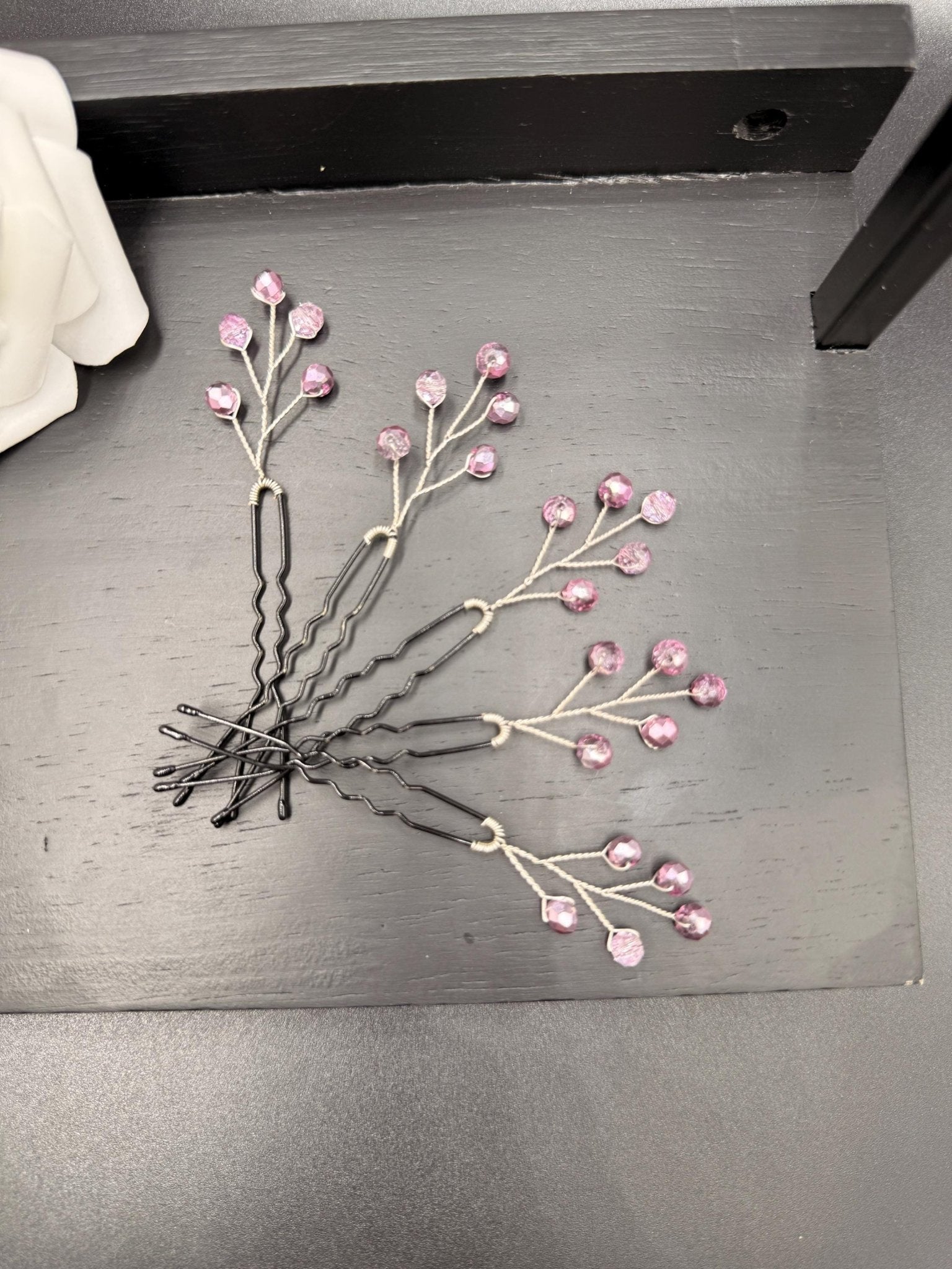 Zarte Haarnadeln mit rosa Glas - Kristallen – Handgefertigte Hair Pins für Braut - & Abendfrisuren - AVYRAA BRIDAL
