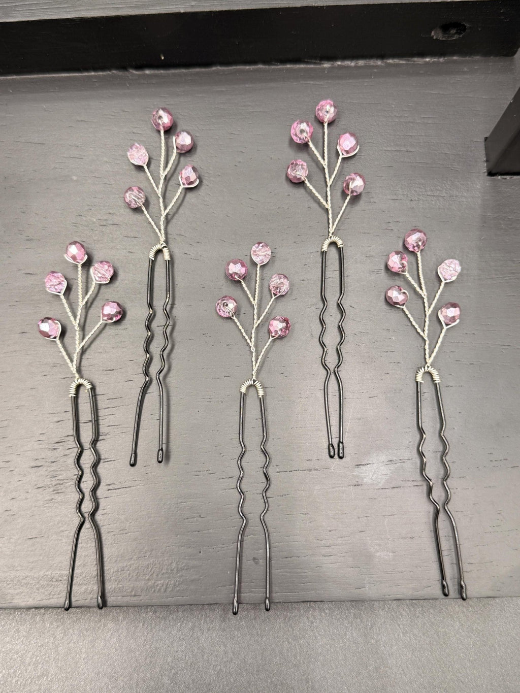Zarte Haarnadeln mit rosa Glas - Kristallen – Handgefertigte Hair Pins für Braut - & Abendfrisuren - AVYRAA BRIDAL