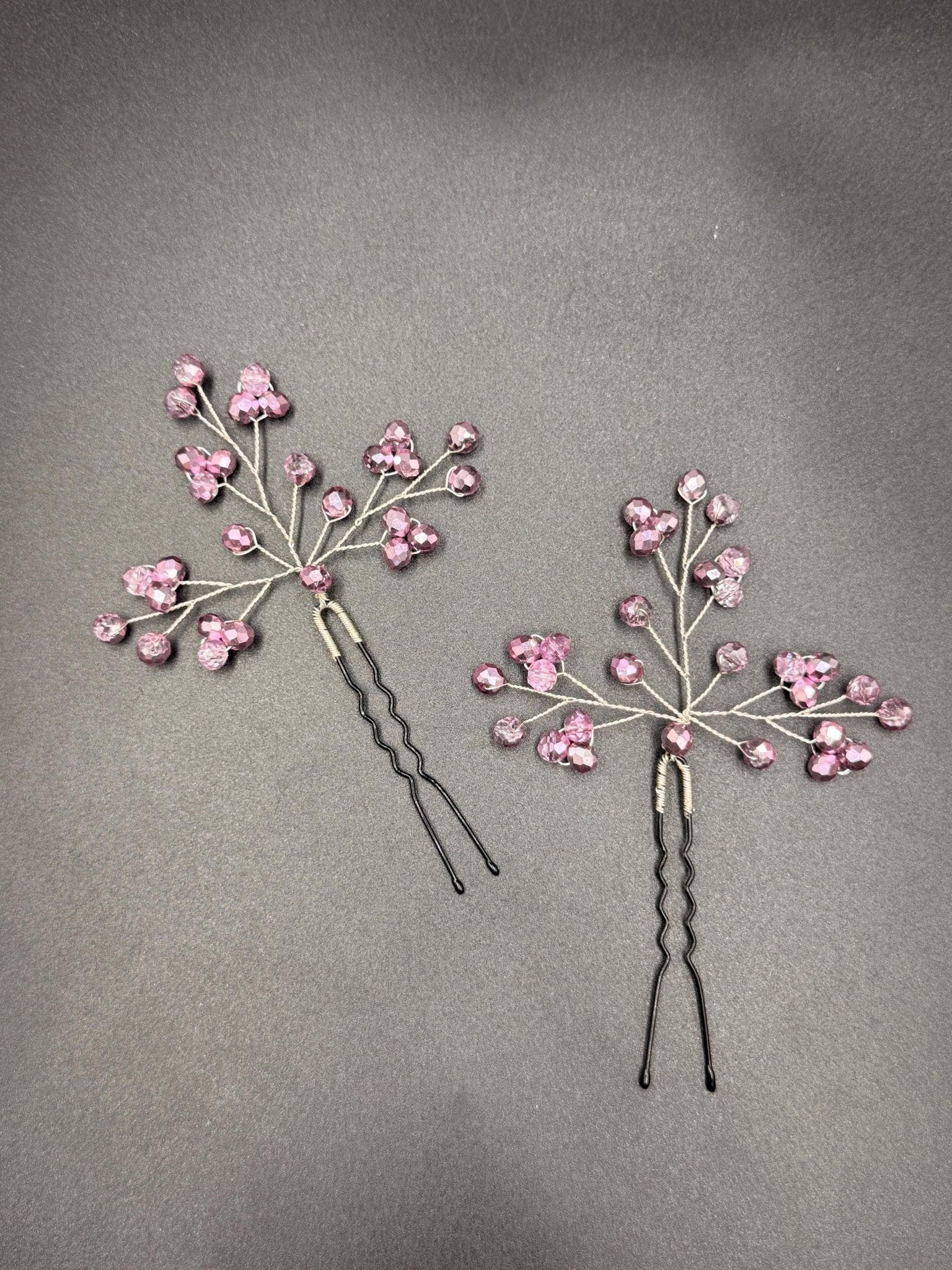Zarte rosa Haarnadeln mit zweifarbigen Kristallen – handgefertigter Brautschmuck - AVYRAA BRIDAL