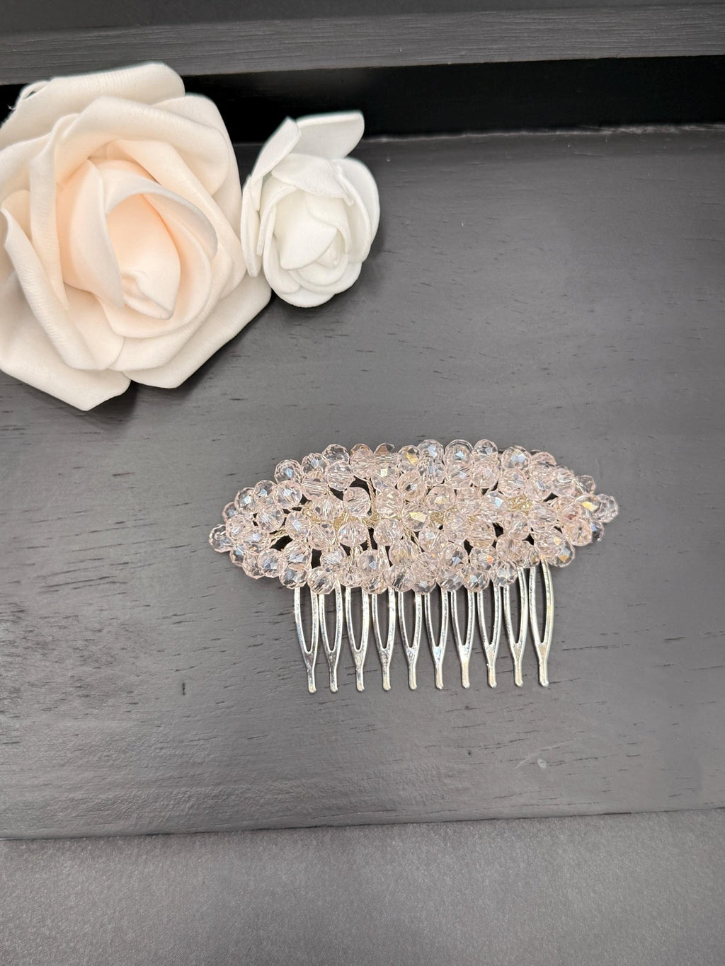 Zarter Rosé Kristall Haarkamm, Transparenter Braut Haarschmuck, Handgefertigter Kristall Haarkamm für Hochzeit & elegante Hochsteckfrisuren - AVYRAA BRIDAL