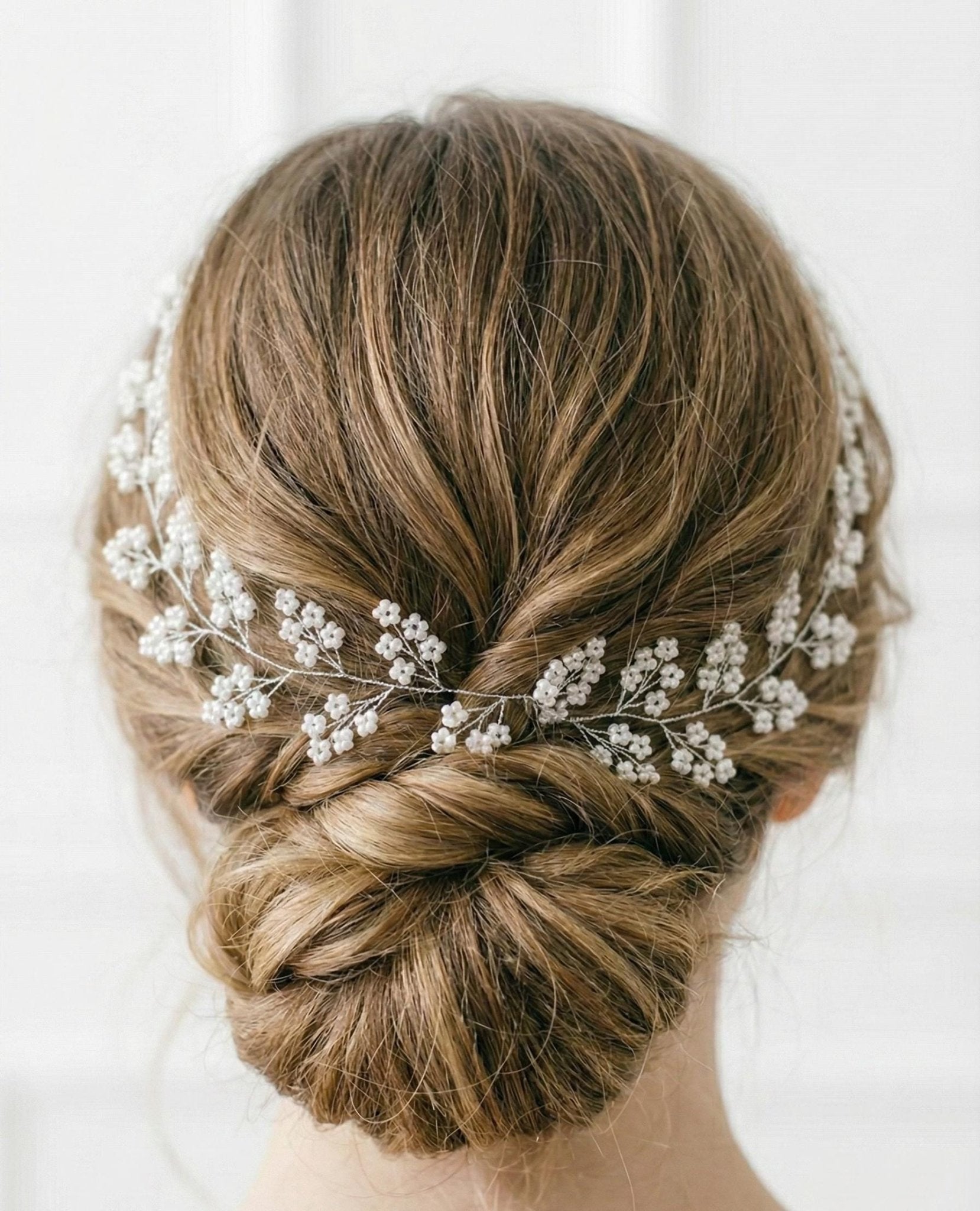 Zartes Perlen Hair Vine in Gold oder Silber für Bräute - AVYRAA BRIDAL
